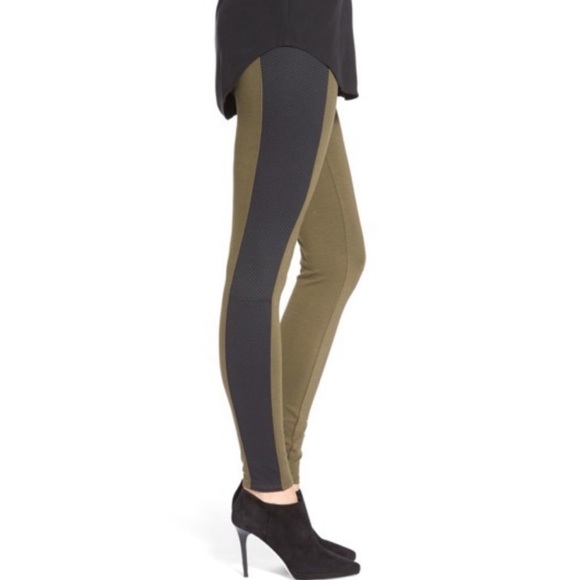 SPANX Pants - Spanx Textured Side Panel Leggings